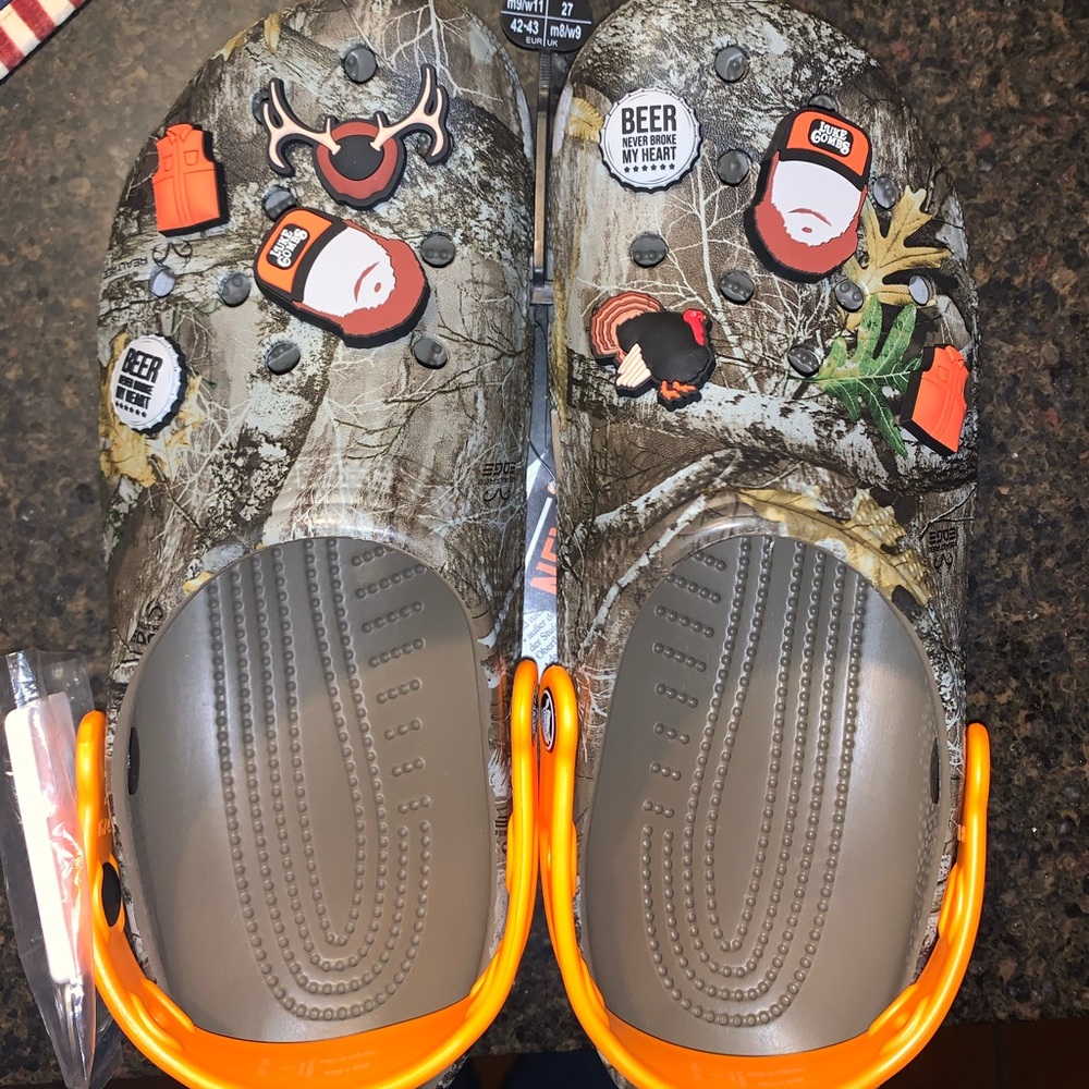 Luke combs crocs